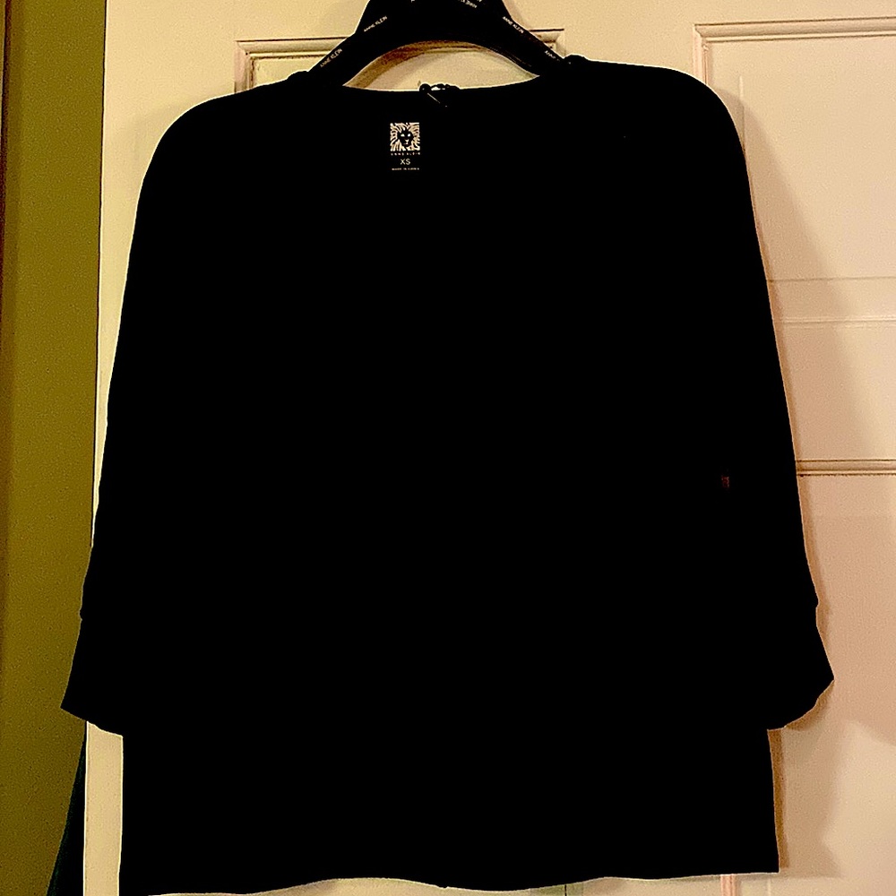 3/4 sleeve black tee.  Perfect for early Spring